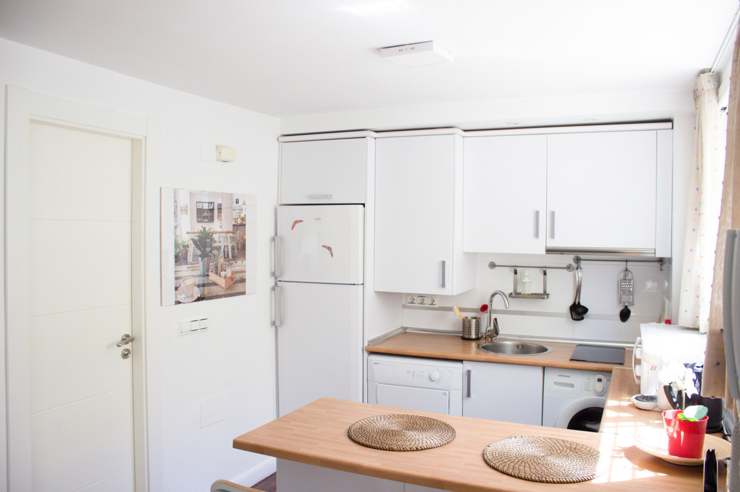 Apartamentos turísticos y vacacionales baratos en Málaga. Buenos precios en la zona de la playa, en El Palo y en la zona centro de la ciudad. Posibilidad de aparcamiento gratuito. - Duplex Centro con parking gratis