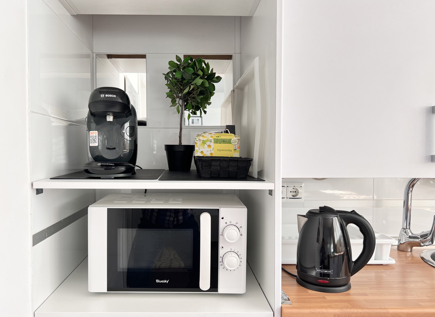 Apartamentos turísticos y vacacionales baratos en Málaga. Buenos precios en la zona de la playa, en El Palo y en la zona centro de la ciudad. Posibilidad de aparcamiento gratuito. - Duplex Centro con parking gratis