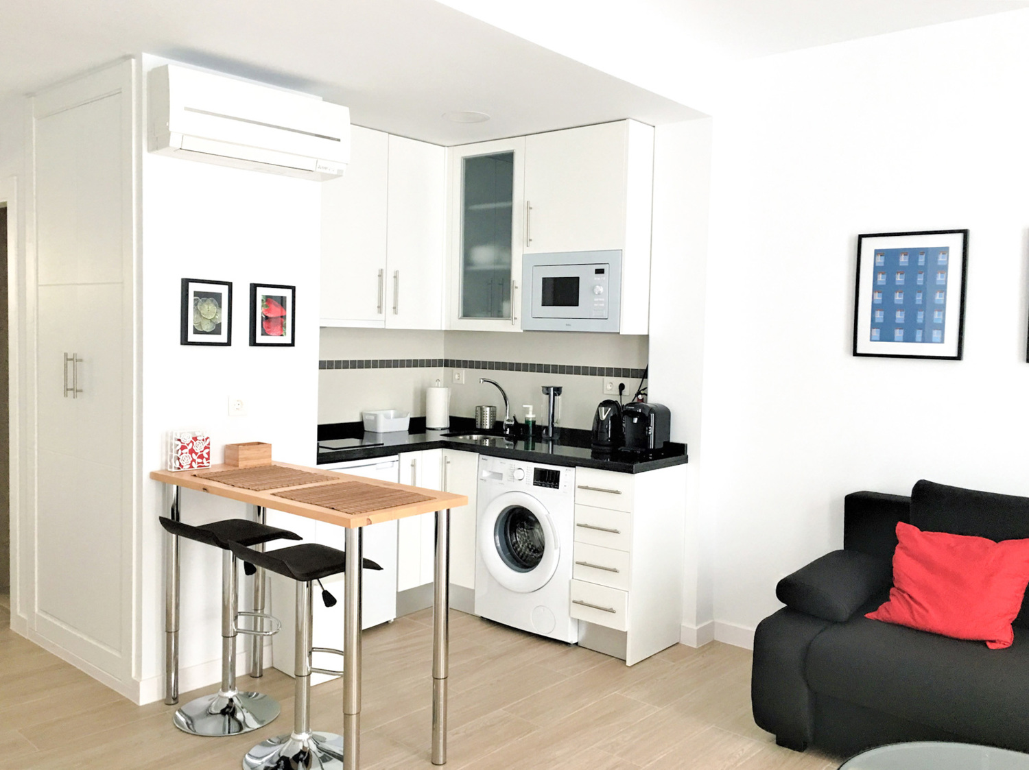 Holiday rental apartaments in Málaga. Apartments in the city center and El Palo beach. The best location in Málaga. - Picacho 1