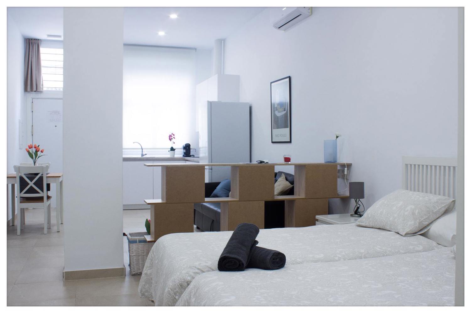 Apartamentos turísticos y vacacionales baratos en Málaga. Buenos precios en la zona de la playa, en El Palo y en la zona centro de la ciudad. Posibilidad de aparcamiento gratuito. - Estación Centro VIALIA 5
