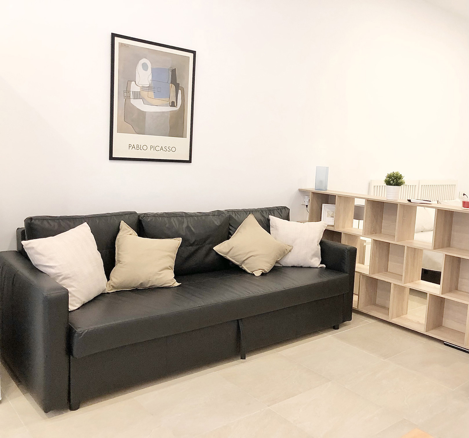 Apartamentos turísticos y vacacionales baratos en Málaga. Buenos precios en la zona de la playa, en El Palo y en la zona centro de la ciudad. Posibilidad de aparcamiento gratuito. - Estación Centro VIALIA 5