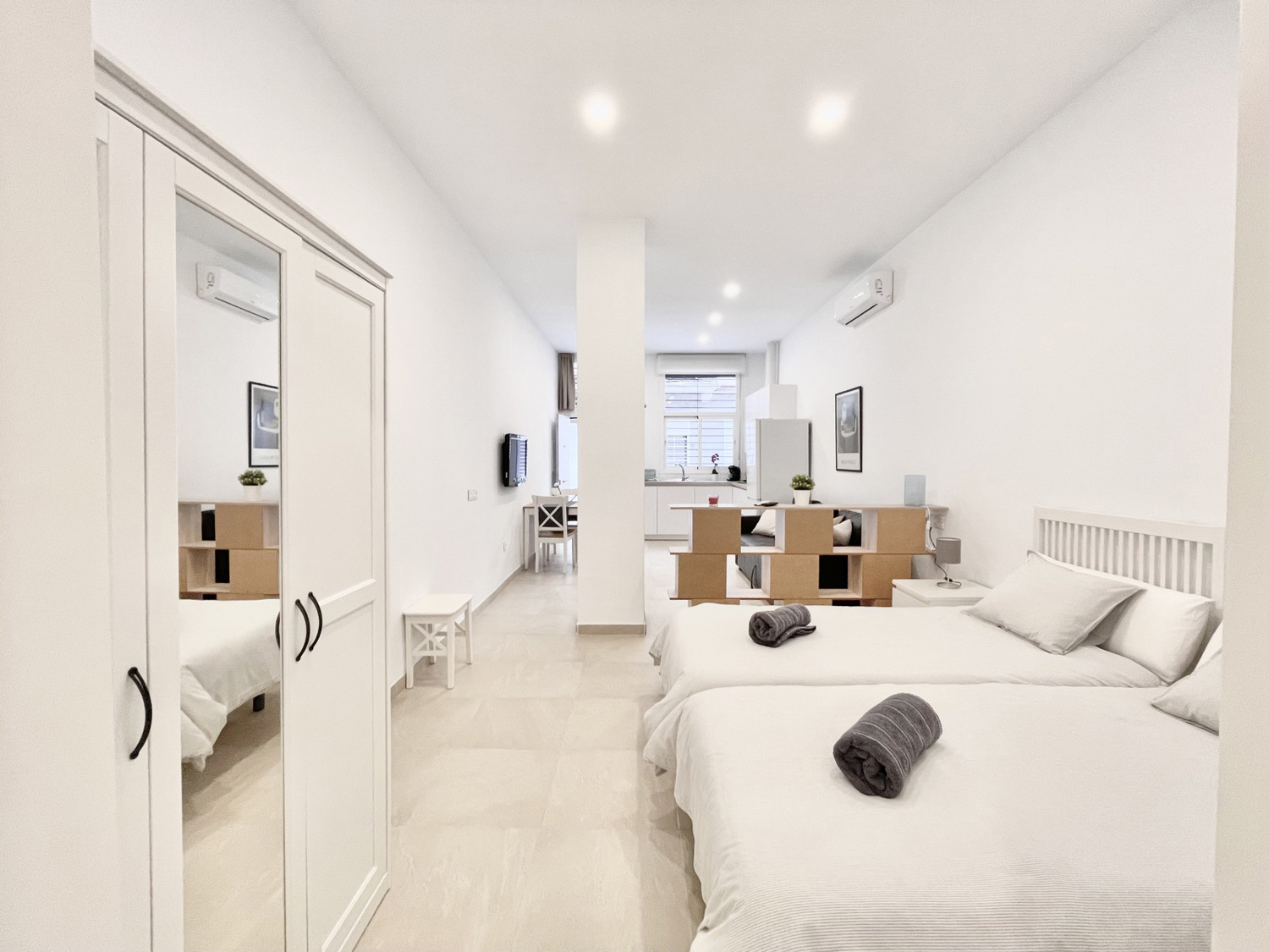 Apartamentos turísticos y vacacionales baratos en Málaga. Buenos precios en la zona de la playa, en El Palo y en la zona centro de la ciudad. Posibilidad de aparcamiento gratuito. - Estación Centro VIALIA 5
