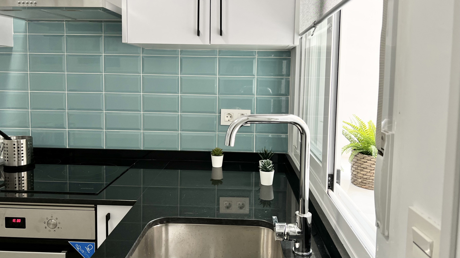 Holiday rental apartaments in Málaga. Apartments in the city center and El Palo beach. The best location in Málaga. - Los Tilos Suites Apartamento 1 dormitorio