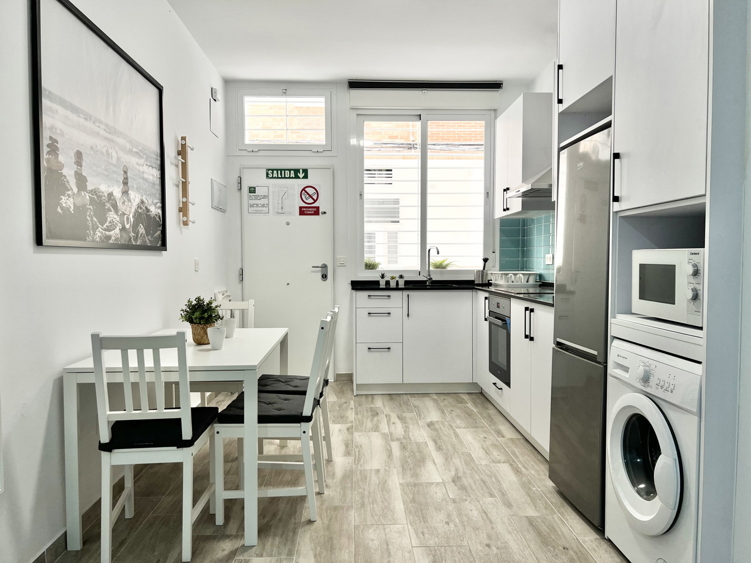 Disfruta de los mejores apartamentos vacacionales en Málaga. Visita Los Tilos Suites Estudio 2