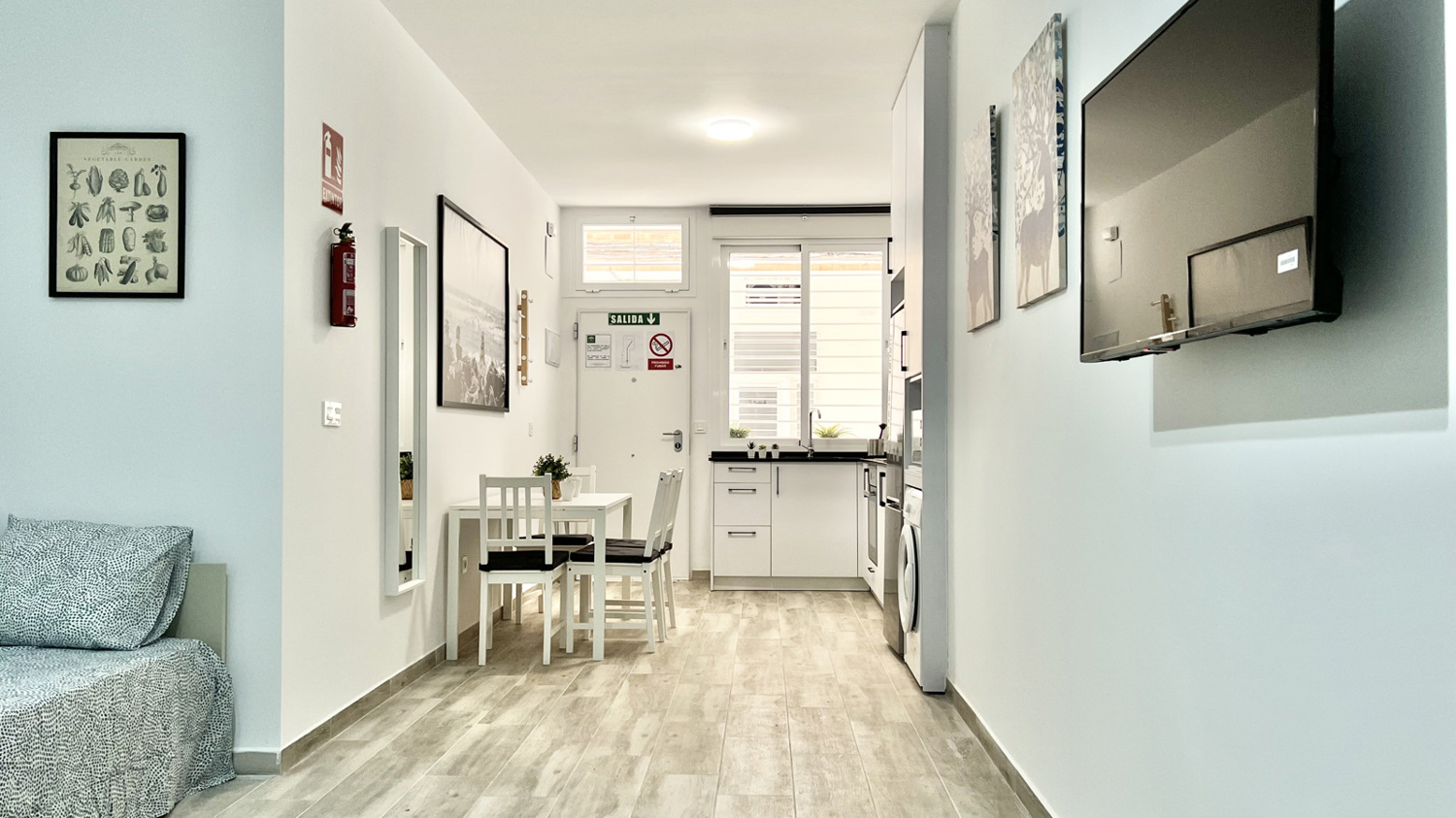 Holiday rental apartaments in Málaga. Apartments in the city center and El Palo beach. The best location in Málaga. - Los Tilos Suites Estudio 2