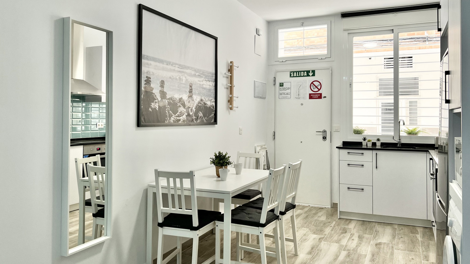 Holiday rental apartaments in Málaga. Apartments in the city center and El Palo beach. The best location in Málaga. - Los Tilos Suites Estudio 2