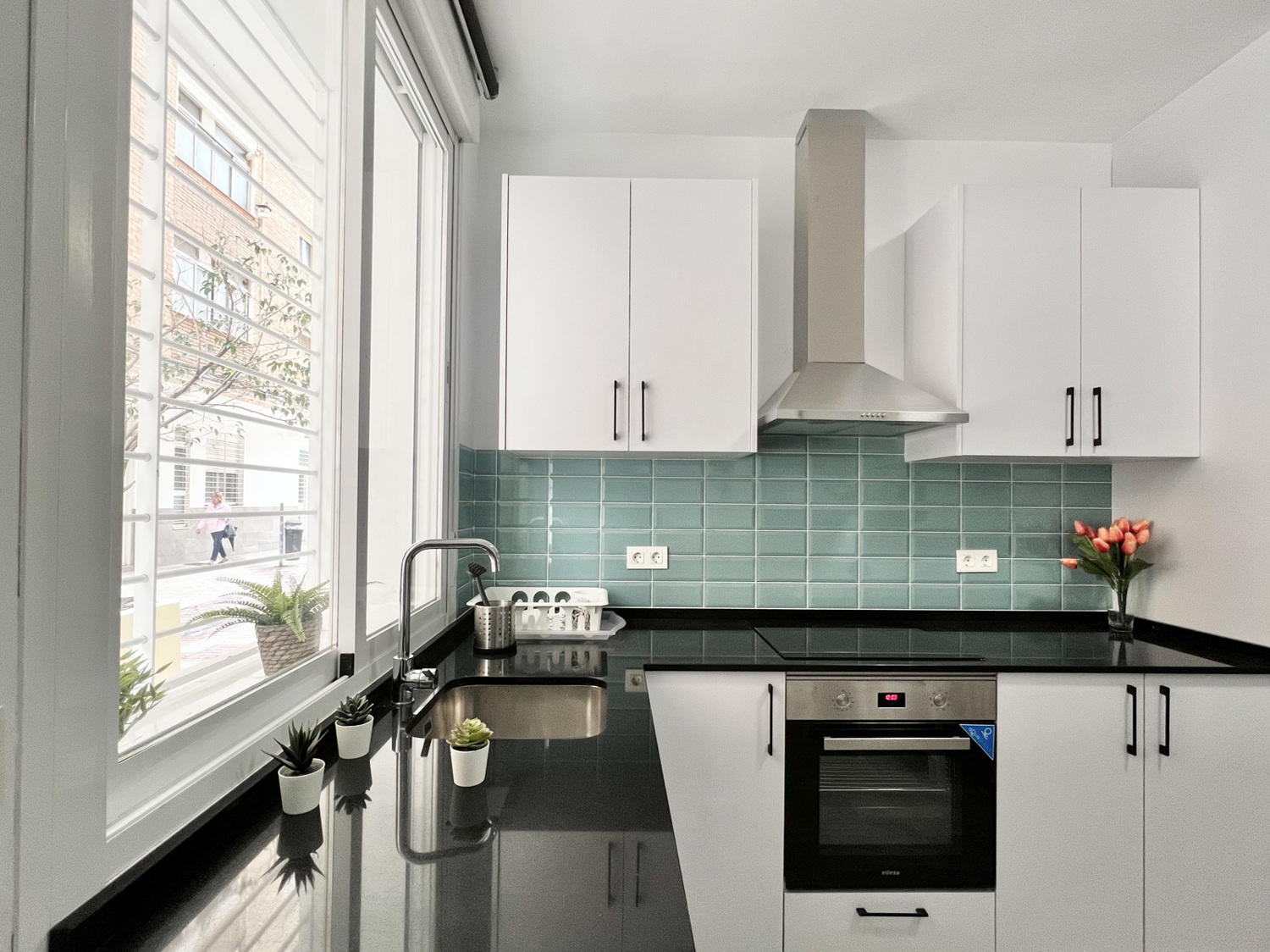 Holiday rental apartaments in Málaga. Apartments in the city center and El Palo beach. The best location in Málaga. - Los Tilos Suites Estudio 2