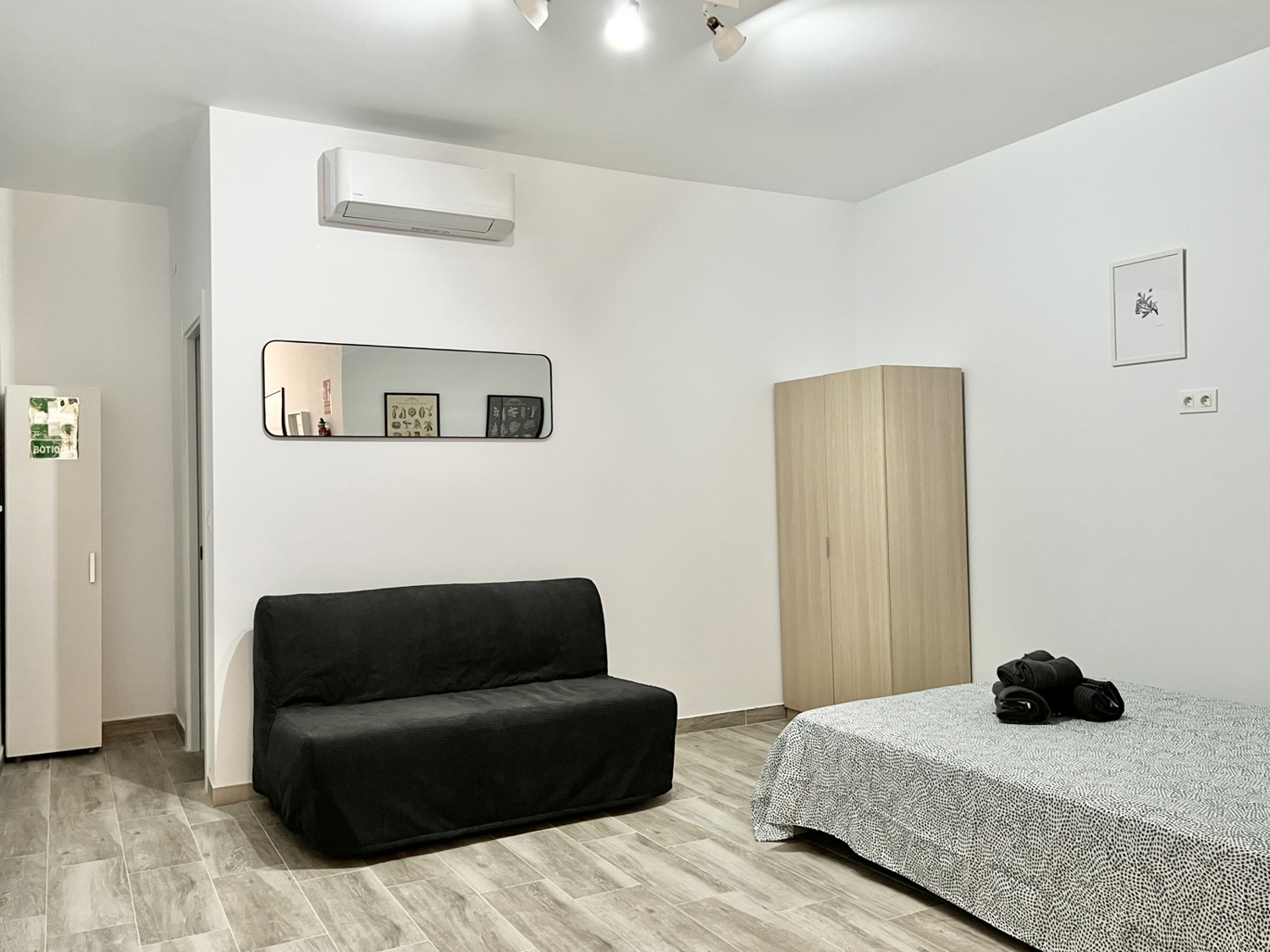 Holiday rental apartaments in Málaga. Apartments in the city center and El Palo beach. The best location in Málaga. - Los Tilos Suites Estudio 2