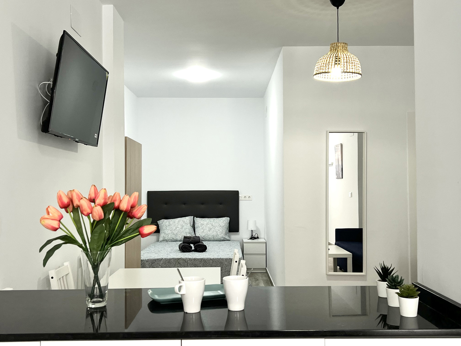 Holiday rental apartaments in Málaga. Apartments in the city center and El Palo beach. The best location in Málaga. - Los Tilos Suites Estudio 3
