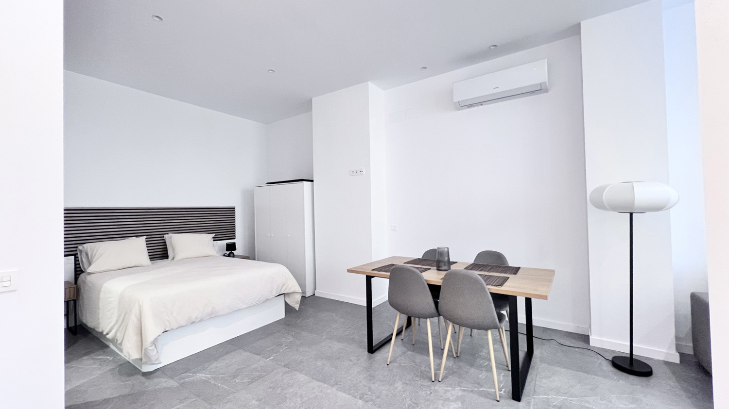 Holiday rental apartaments in Málaga. Apartments in the city center and El Palo beach. The best location in Málaga. - FERRANDIZ 46