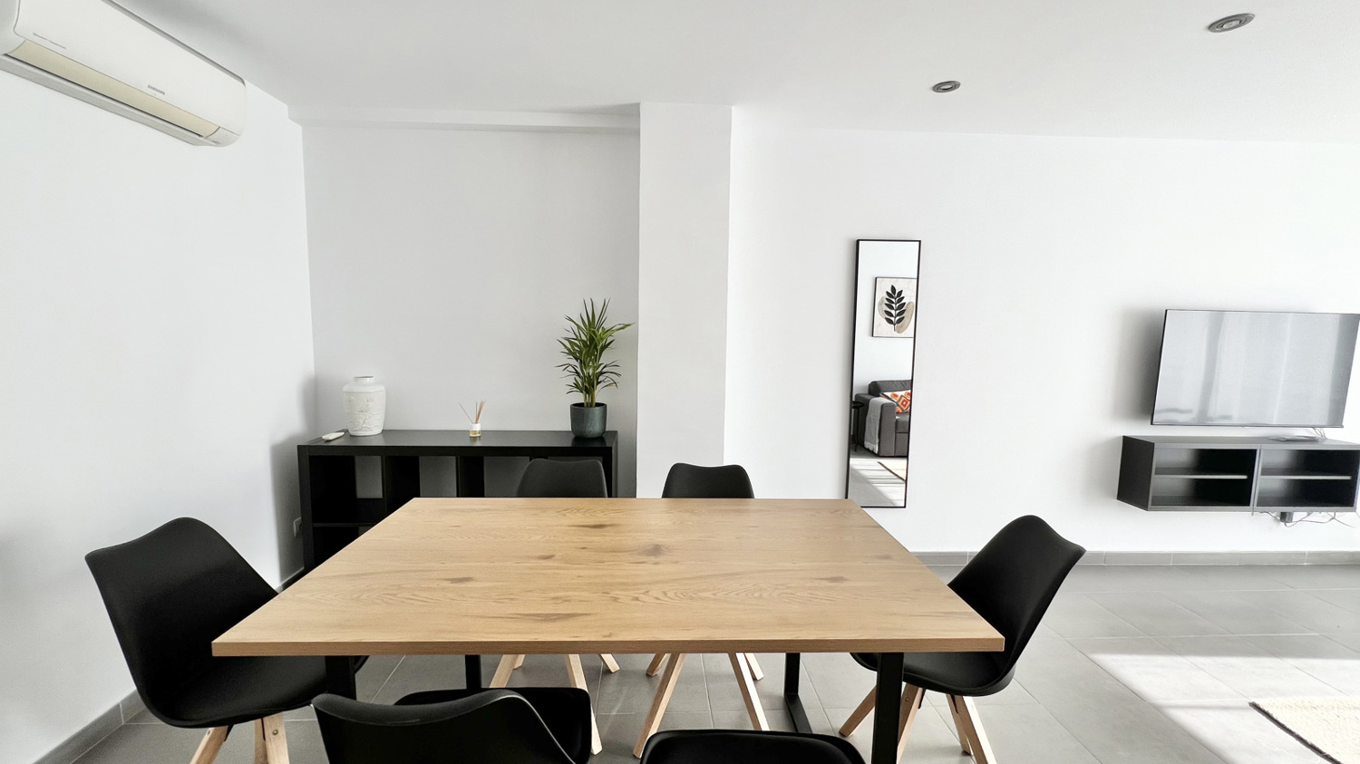 Holiday rental apartaments in Málaga. Apartments in the city center and El Palo beach. The best location in Málaga. - VARELA ÁTICO: 2 dormitorios y terraza