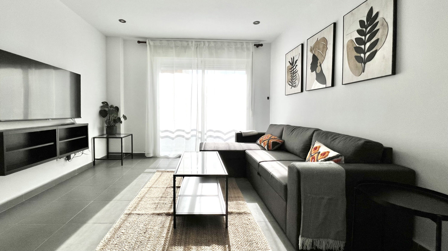 Holiday rental apartaments in Málaga. Apartments in the city center and El Palo beach. The best location in Málaga. - VARELA ÁTICO: 2 dormitorios y terraza